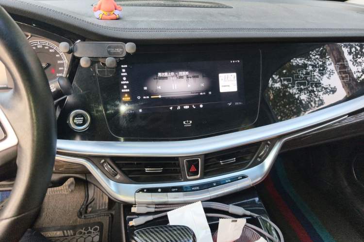 Used Geely Auto Emgrand GT 2018 1.5T MHEV Shining Edition Audio And AC Panel