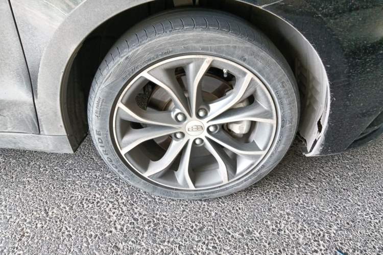 Used Geely Auto Emgrand GT 2018 1.5T MHEV Yaozhi Edition Right Front Wheel Hub