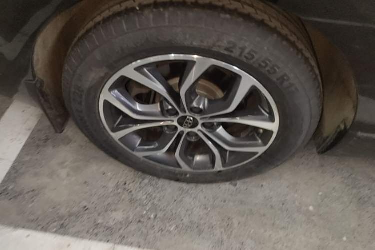 Used Geely Auto Emgrand GT 2018 1.8T Zunshang Zhiling Edition Right Rear Wheel Hub
