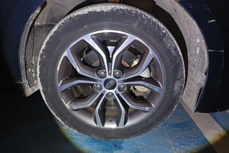Used Geely Auto Emgrand GT 2018 1.8T Comfort Smart Leading Edition Right Front Wheel Hub