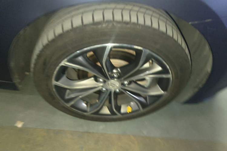 Used Geely Auto Emgrand GT 2018 1.5T MHEV Yaozun Edition Right Front Wheel Hub