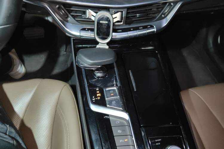 Used Geely Auto Emgrand GT 2018 1.5T MHEV Yaozun Edition
