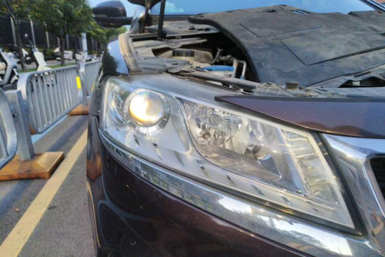 Used Geely Auto Emgrand GT 2018 1.8T Zunshang Zhiling Edition Right Front Headlight