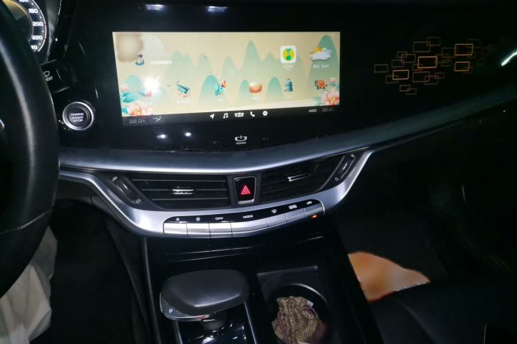 Used Geely Auto Emgrand GT 2018 1.5T MHEV Yaoxiang Edition Audio And AC Panel