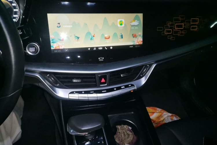Used Geely Auto Emgrand GT 2018 1.5T MHEV Yaoxiang Edition Audio And AC Panel