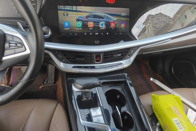 Used Geely Auto Emgrand GT 2018 1.5T MHEV Yaozun Edition Audio And AC Panel