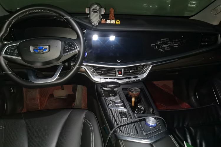 Used Geely Auto Emgrand GT 2018 1.5T MHEV Yaoxiang Edition Center Console
