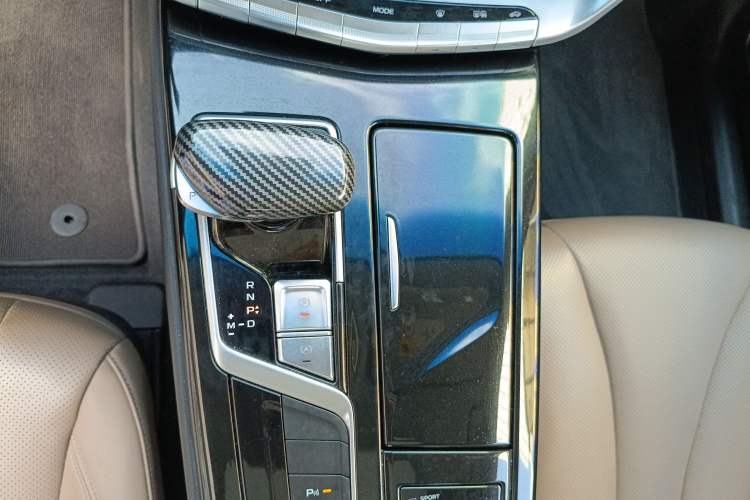Used Geely Auto Emgrand GT 2018 1.5T MHEV Yaozhi Edition Gear Lever