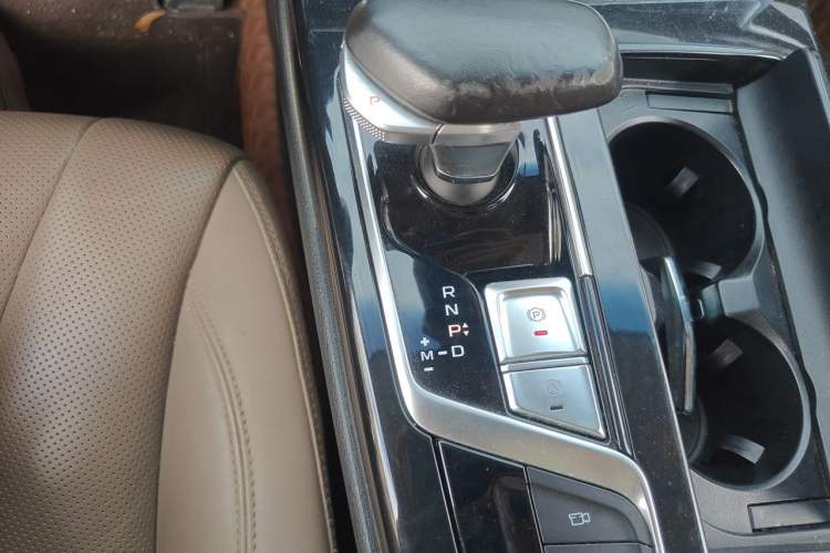Used Geely Auto Emgrand GT 2018 1.5T MHEV Yaozun Edition Gear Lever