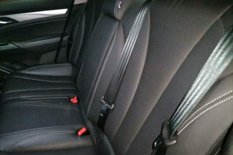 Used Geely Auto Emgrand GT 2018 1.5T MHEV Yaoxiang Edition Interior 4