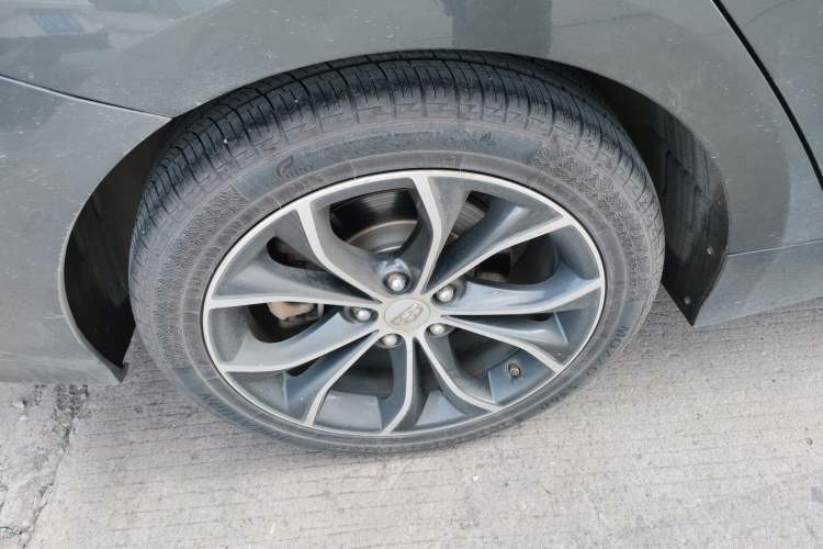Used Geely Auto Emgrand GT 2018 1.5T MHEV Yaozun Edition Right Rear Wheel Hub