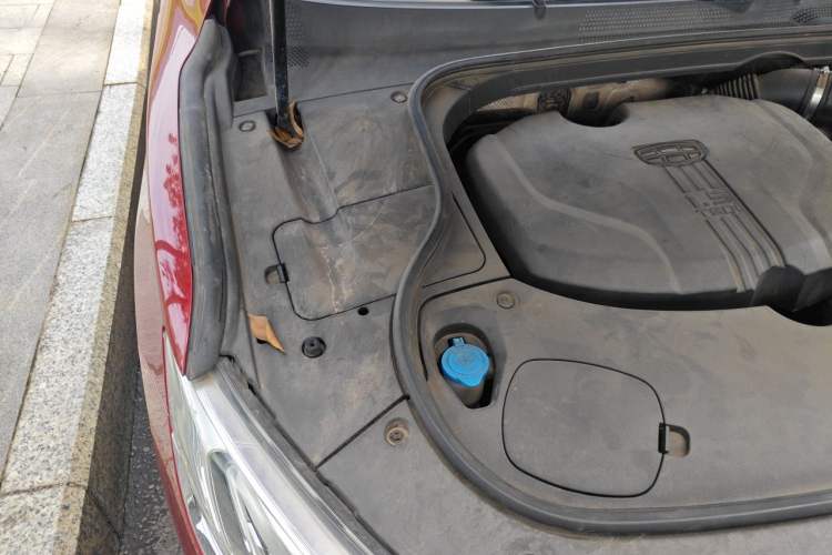 Used Geely Auto Emgrand GT 2018 1.5T MHEV Yaoxiang Edition Engine Bay Right