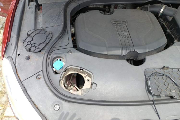 Used Geely Auto Emgrand GT 2018 1.5T MHEV Yaozun Edition Engine Bay Right