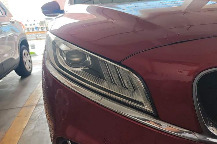 Used Geely Auto Emgrand GT 2018 1.5T MHEV Yaozhi Edition Right Front Headlight