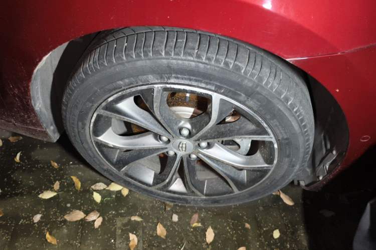 Used Geely Auto Emgrand GT 2018 1.5T MHEV Yaozun Edition Right Front Wheel Hub