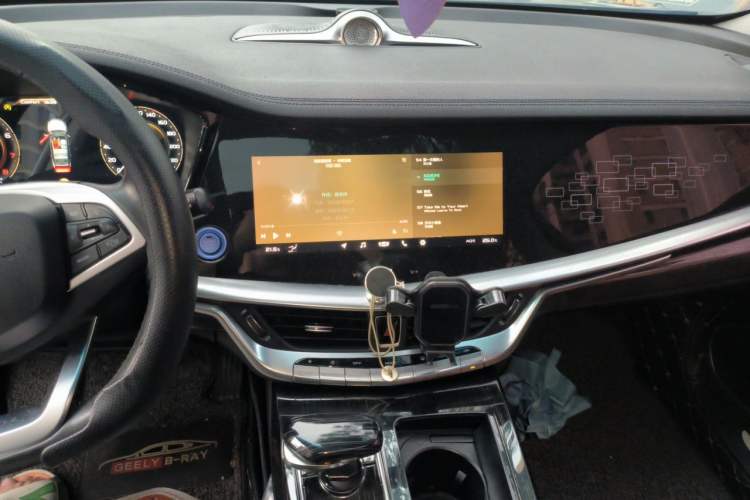 Used Geely Auto Emgrand GT 2018 1.5T MHEV Yaoxiang Edition Audio And AC Panel