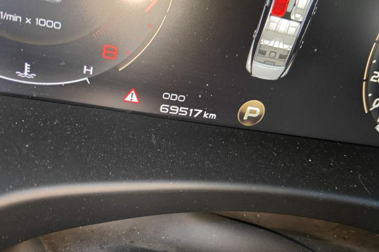 Used Geely Auto Emgrand GT 2018 1.5T MHEV YAOCHI Edition Odometer Close Up