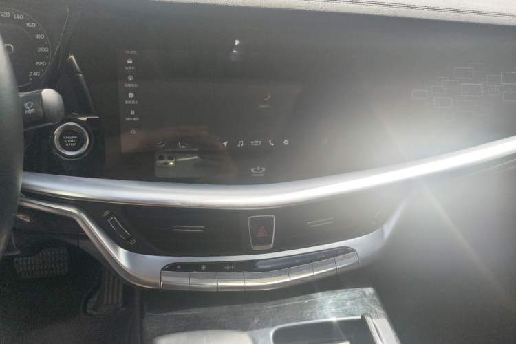 Used Geely Auto Emgrand GT 2018 1.5T MHEV Yaozun Edition Audio And AC Panel