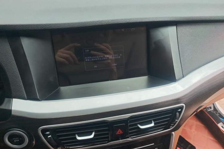 Used Geely Auto Emgrand GT 2018 1.8T Comfort Smart Leading Edition Audio And AC Panel