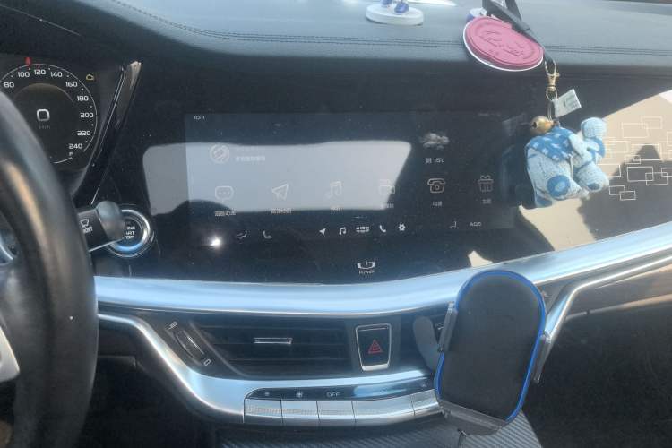 Used Geely Auto Emgrand GT 2018 1.5T MHEV Yaozun Edition Audio And AC Panel