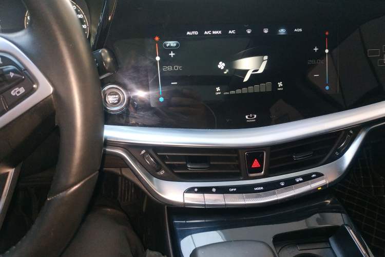 Used Geely Auto Emgrand GT 2018 1.5T MHEV Yaoxiang Edition Audio And AC Panel
