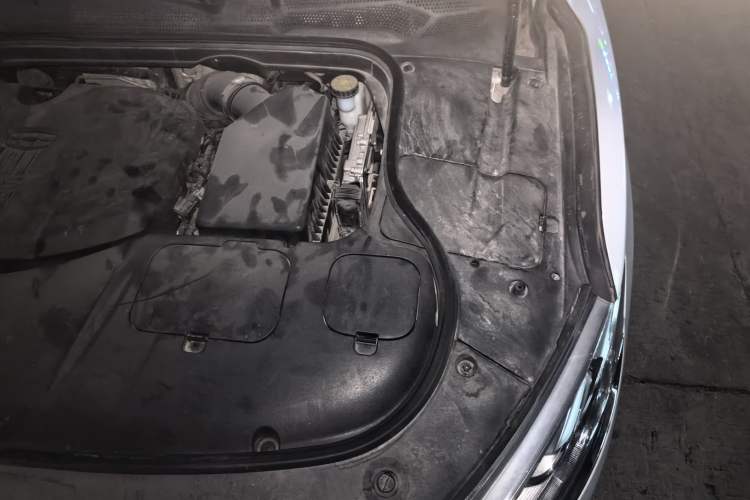 Used Geely Auto Emgrand GT 2018 1.5T MHEV Yaoxiang Edition Engine Bay Left