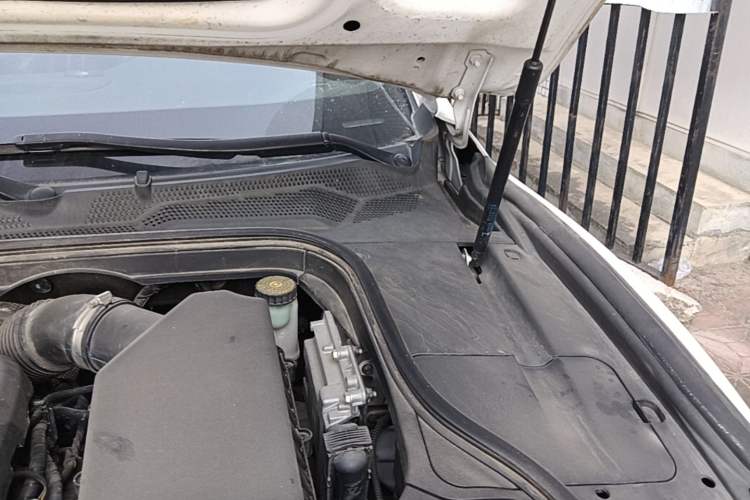 Used Geely Auto Emgrand GT 2018 1.5T MHEV Yaoxiang Edition Engine Bay Left
