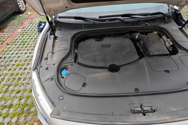 Used Geely Auto Emgrand GT 2018 1.5T MHEV Yaoxiang Edition Engine Bay Right