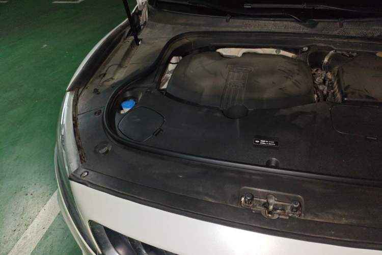 Used Geely Auto Emgrand GT 2018 1.5T MHEV Yaoxiang Edition Engine Bay Right