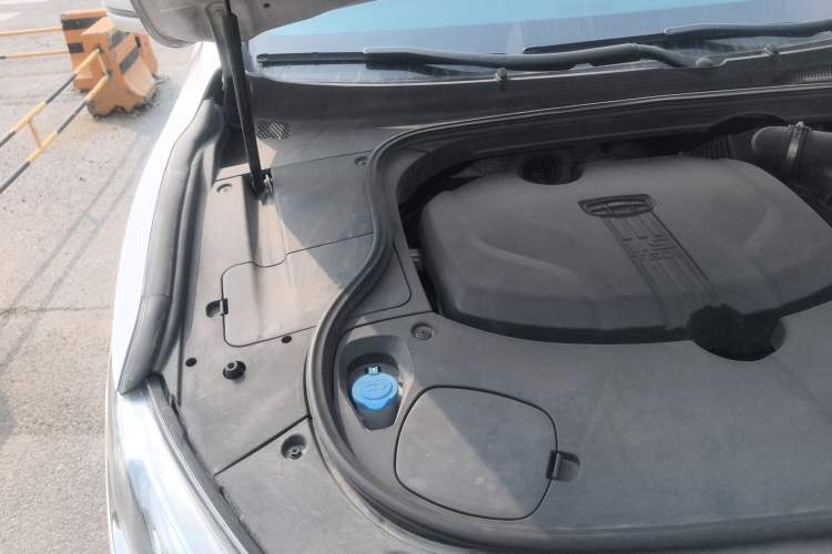 Used Geely Auto Emgrand GT 2018 1.5T MHEV Yaozun Edition Engine Bay Right