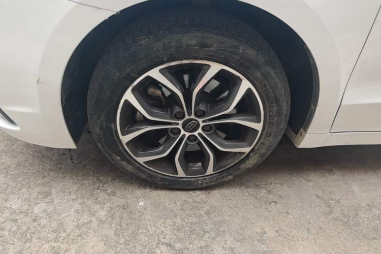 Used Geely Auto Emgrand GT 2018 1.8T Comfort Smart Leading Edition Exterior 2
