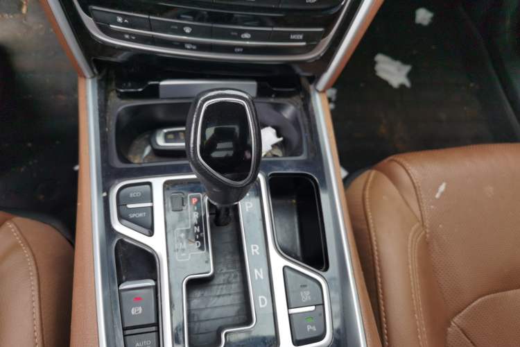 Used Geely Auto Emgrand GT 2018 1.8T Zunshang Zhiling Edition Gear Lever