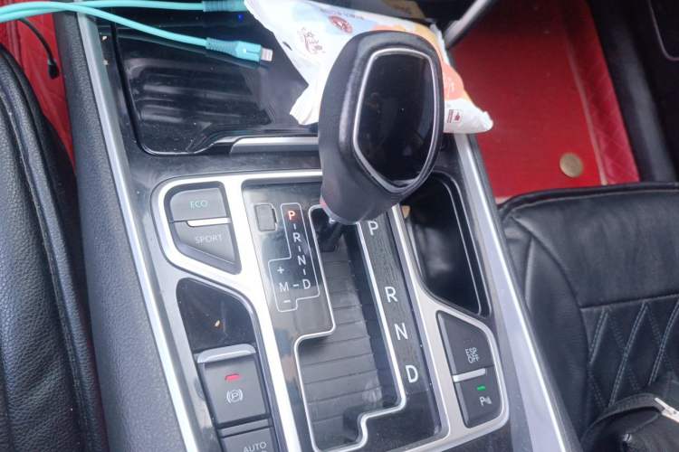 Used Geely Auto Emgrand GT 2018 1.8T Zunshang Zhiling Edition Gear Lever