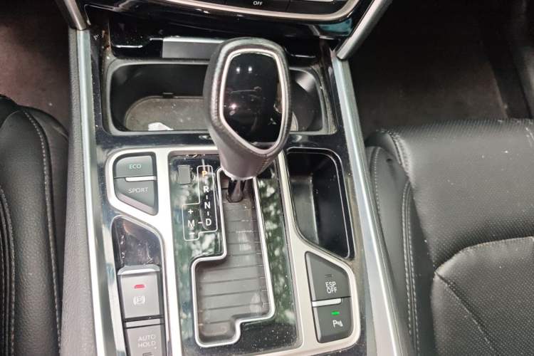 Used Geely Auto Emgrand GT 2018 1.8T Zunshang Zhiling Edition Gear Lever