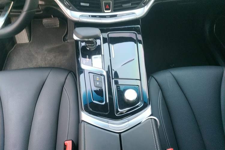 Used Geely Auto Emgrand GT 2018 1.5T MHEV Yaoxiang Edition Gear Lever