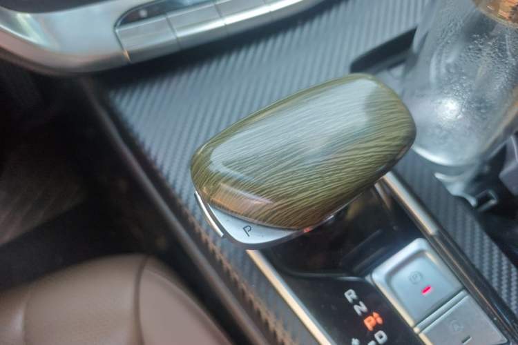 Used Geely Auto Emgrand GT 2018 1.5T MHEV Yaozun Edition Gear Lever
