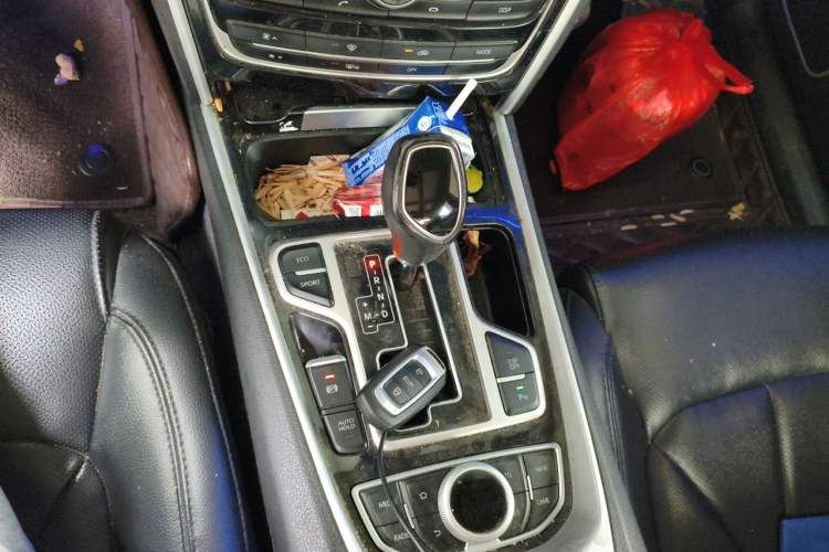 Used Geely Auto Emgrand GT 2018 1.8T Zunshang Zhiling Edition Gear Lever