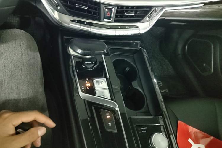 Used Geely Auto Emgrand GT 2018 1.5T MHEV Yaoxiang Edition Gear Lever
