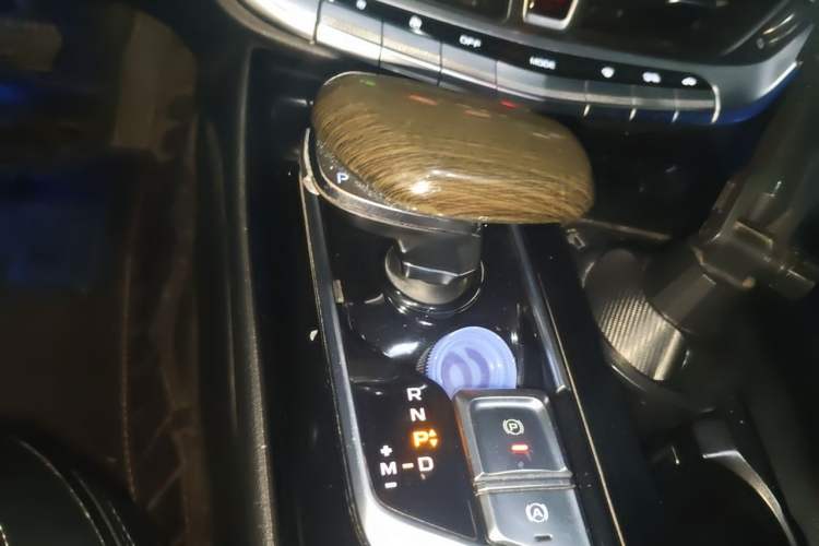 Used Geely Auto Emgrand GT 2018 1.5T MHEV Yaoxiang Edition Gear Lever