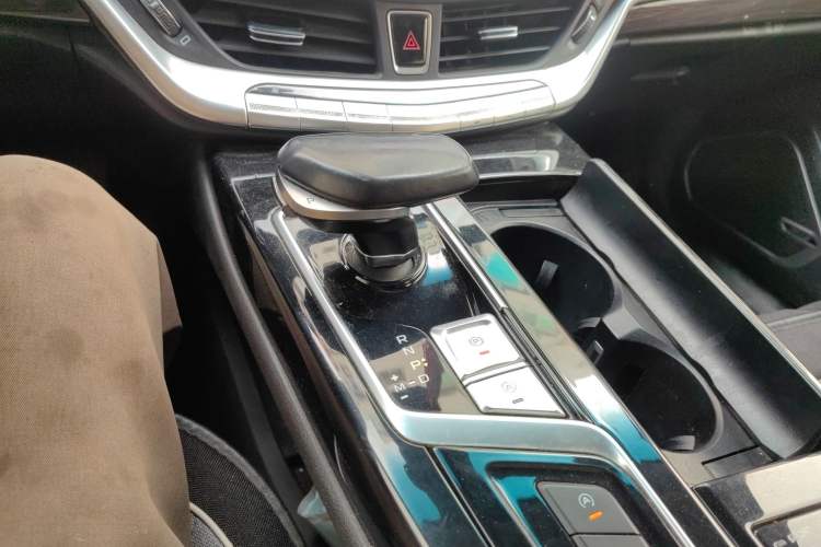Used Geely Auto Emgrand GT 2018 1.5T MHEV Yaoxiang Edition Gear Lever