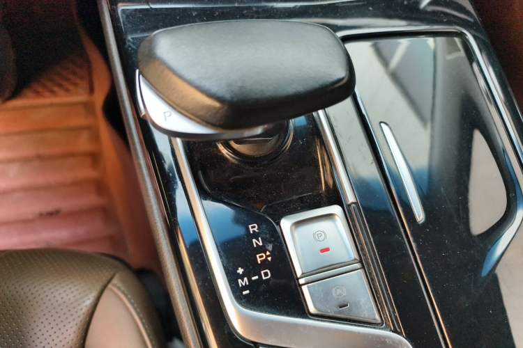 Used Geely Auto Emgrand GT 2018 1.5T MHEV Yaozun Edition Gear Lever