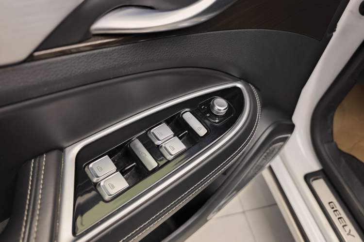 Used Geely Auto Emgrand GT 2018 1.5T MHEV Yaoxiang Edition Interior 11