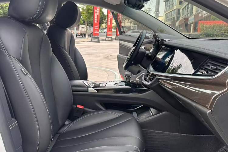 Used Geely Auto Emgrand GT 2018 1.5T MHEV Shining Edition Interior 3