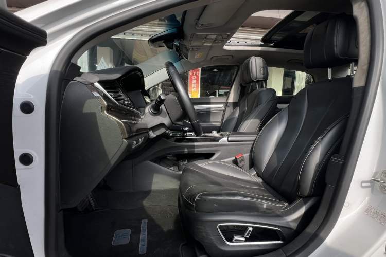 Used Geely Auto Emgrand GT 2018 1.5T MHEV Yaoxiang Edition Interior 3