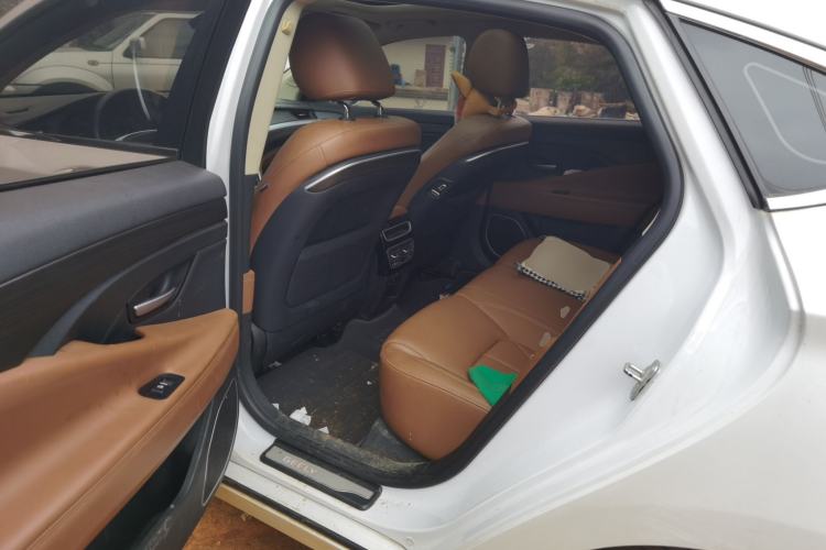 Used Geely Auto Emgrand GT 2018 1.8T Zunshang Zhiling Edition Interior 4