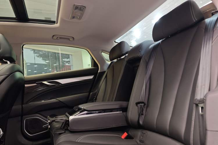 Used Geely Auto Emgrand GT 2018 1.5T MHEV Yaoxiang Edition Interior 4