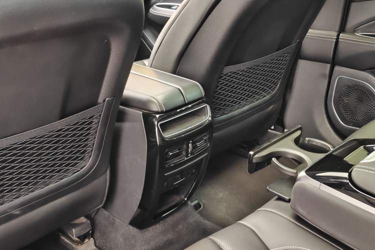 Used Geely Auto Emgrand GT 2018 1.5T MHEV Yaoxiang Edition Interior 6