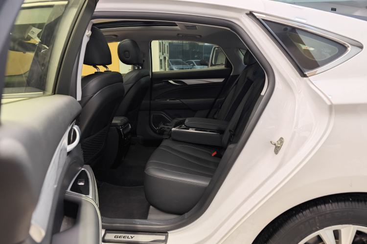 Used Geely Auto Emgrand GT 2018 1.5T MHEV Yaoxiang Edition Interior 7
