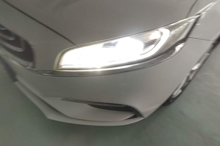 Used Geely Auto Emgrand GT 2018 1.5T MHEV Yaoxiang Edition Left Front Headlight