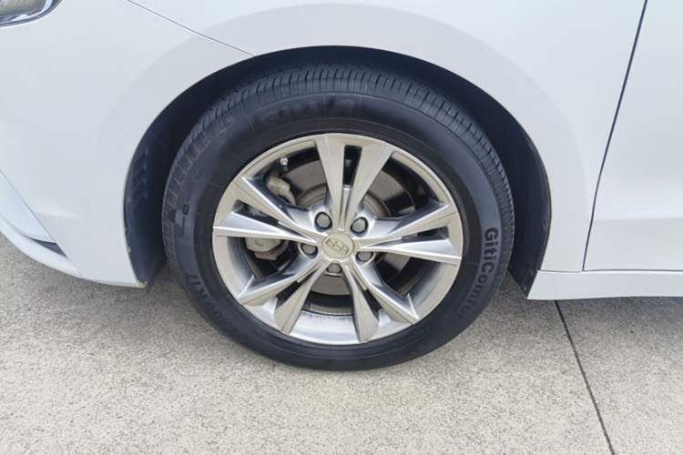 Used Geely Auto Emgrand GT 2018 1.5T MHEV Yaoxiang Edition Left Front Wheel Hub